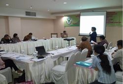 Presentasi Hasil Penelitian tentang “Kajian Etikolegal Pengaturan Fasilitas Pelayanan Kesehatan Dasar Berbasis Profesionalisme Profesi” tahun 2012 di Grand City, Sidoarjo.